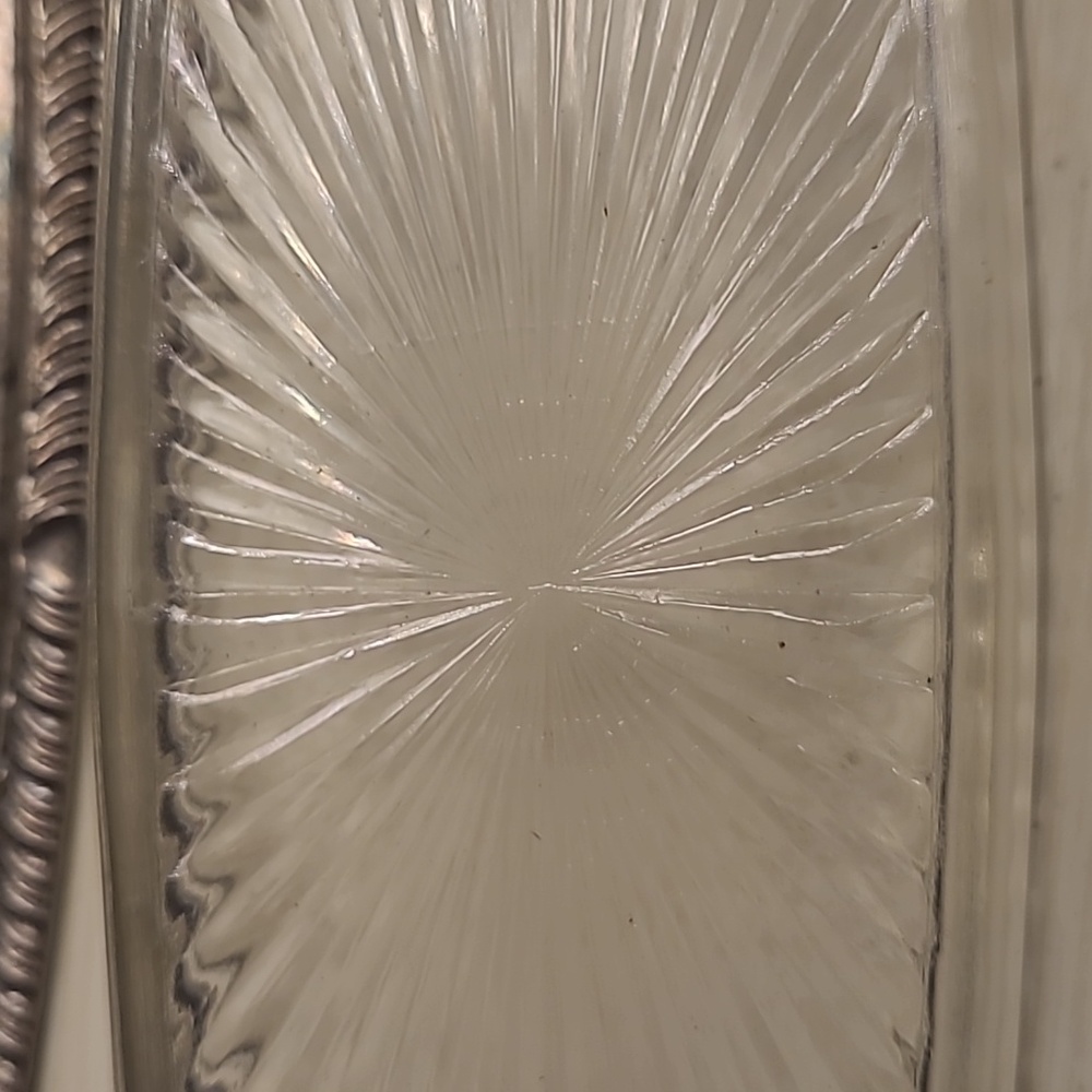Vintage silver plated butter dish with original glass liner insert - Picture 5 of 12